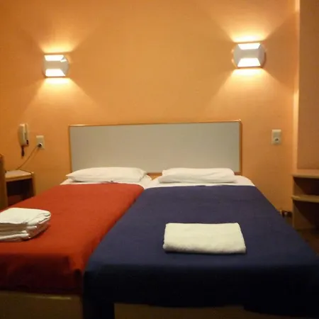 Elliniko Hotel *